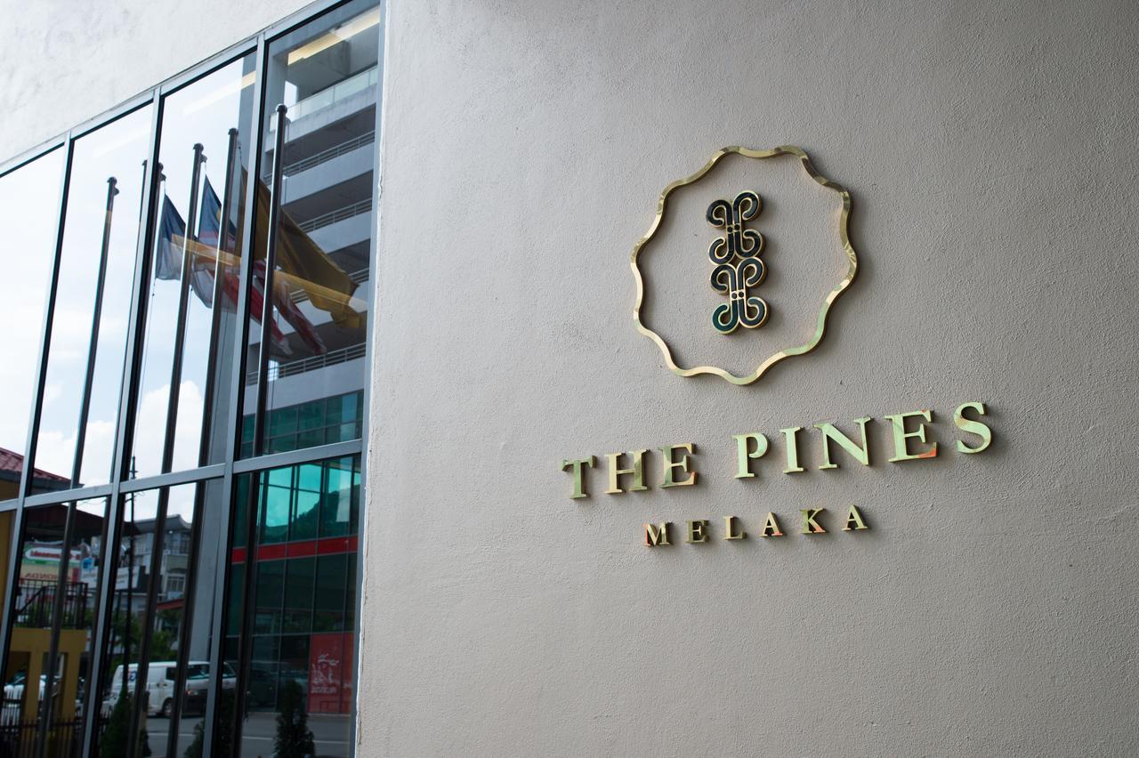 Hôtel The Pines Melaka Extérieur photo